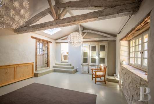 character properties France aquitaine   - 12