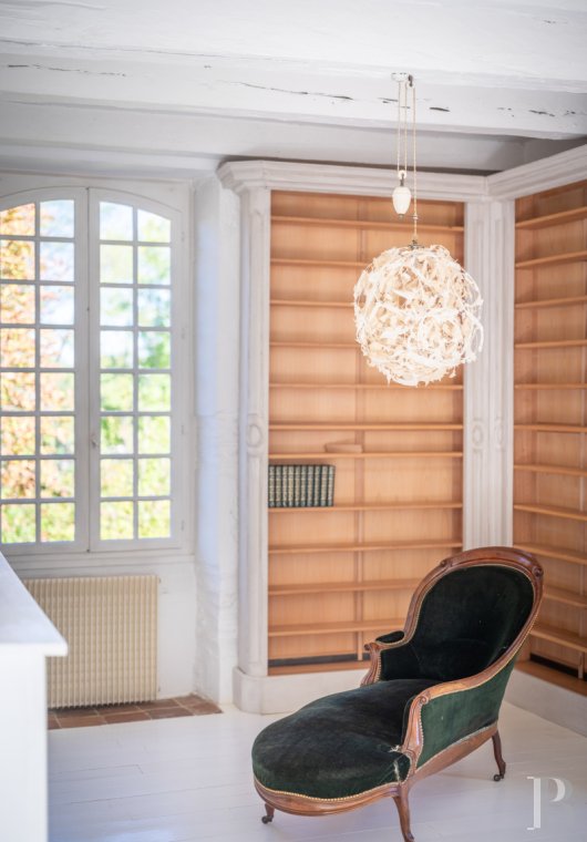 character properties France aquitaine   - 11