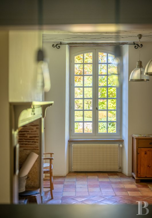 character properties France aquitaine   - 9