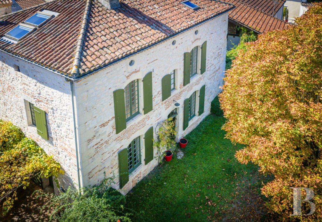 character properties France aquitaine   - 1