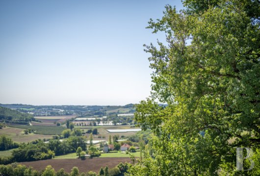 character properties France midi pyrenees   - 21