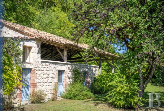 character properties France midi pyrenees   - 17