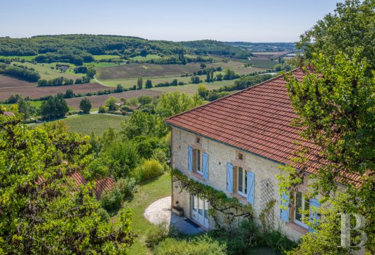 midi-pyrenees - A group of buildings, including a dwelling, two small holiday cottages, barns and offices, constructed out of Quercy stone and surrounded by rolling countryside, between the Lot and Tarn-et-Garonne departments


