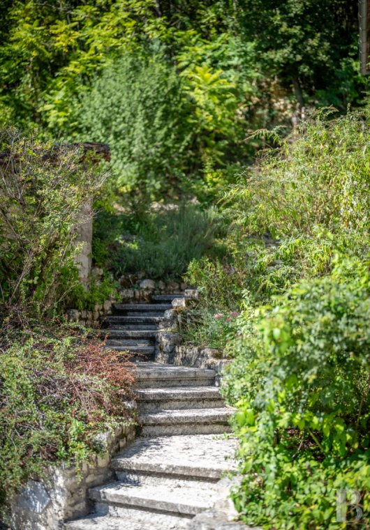character properties France midi pyrenees   - 23