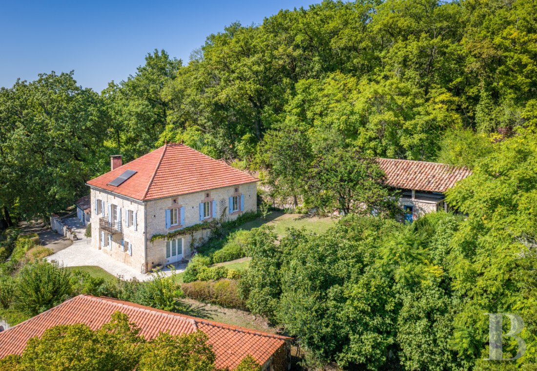 character properties France midi pyrenees   - 2