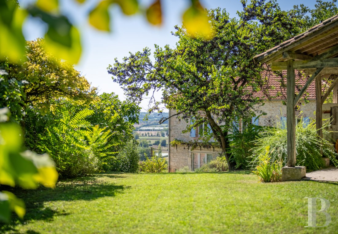 character properties France midi pyrenees   - 6