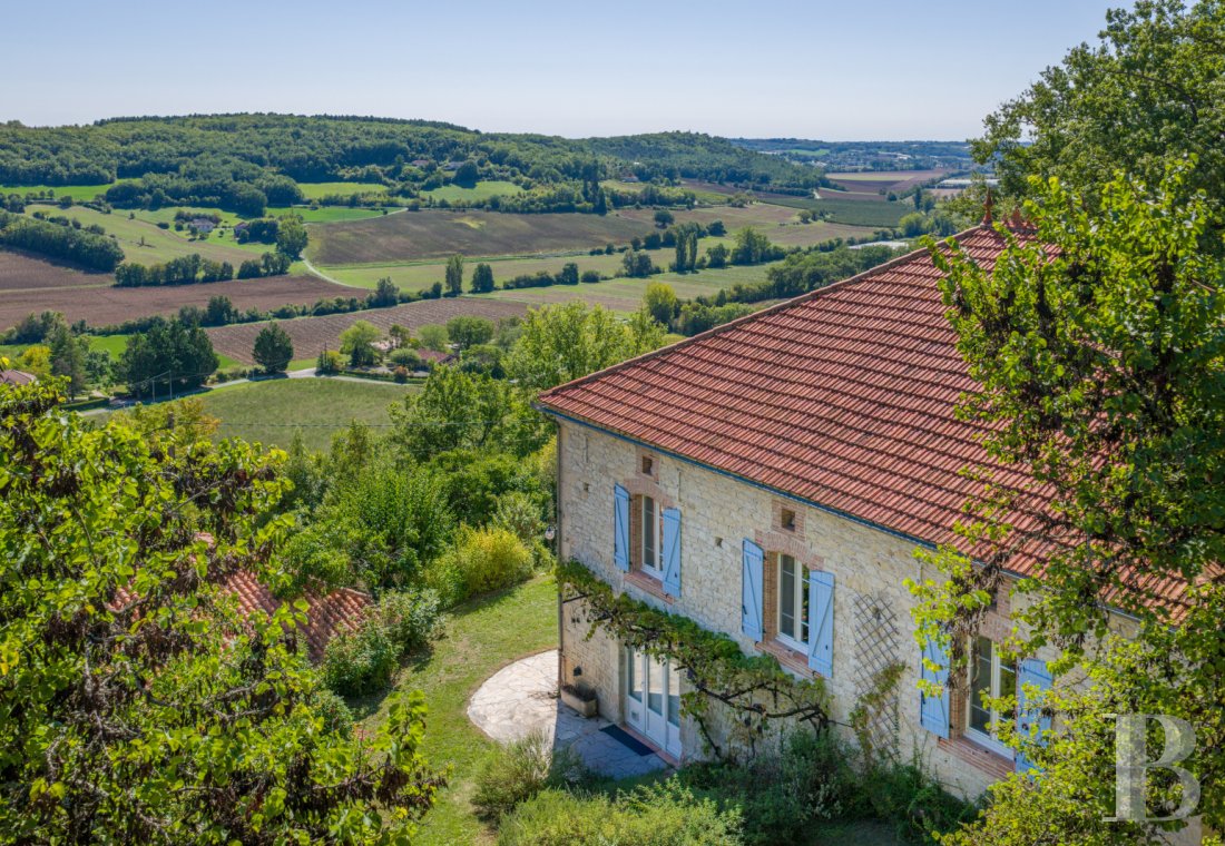 character properties France midi pyrenees   - 1