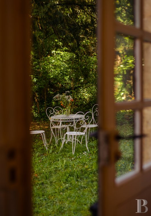 An elegant 17th-century manor house and overhanging gardens, in Autoire, in the Lot department  - photo  n°26