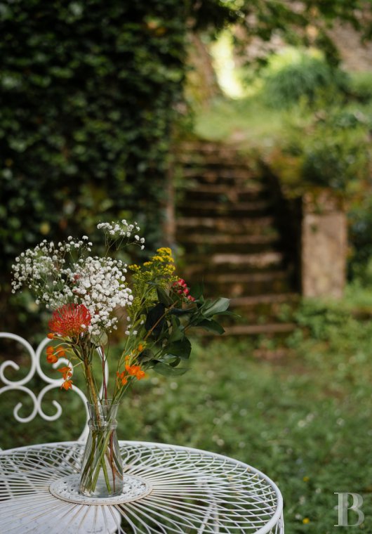 An elegant 17th-century manor house and overhanging gardens, in Autoire, in the Lot department  - photo  n°33