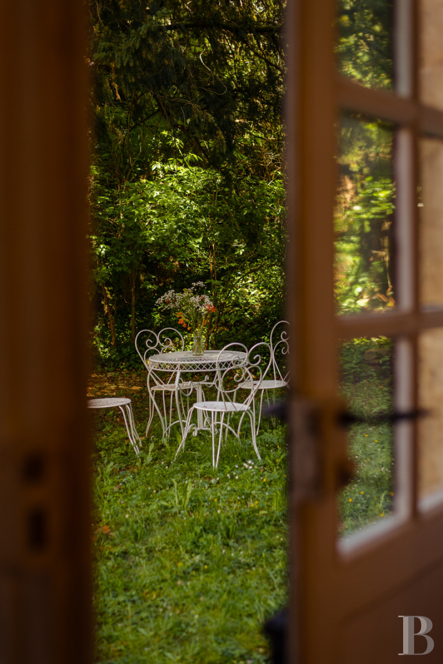 An elegant 17th-century manor house and overhanging gardens, in Autoire, in the Lot department  - photo  n°26