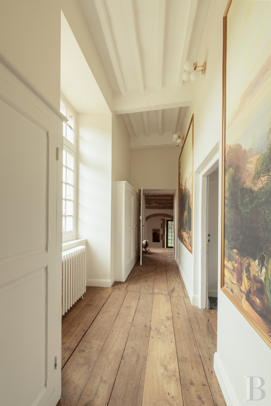 An elegant 17th-century manor house and overhanging gardens, in Autoire, in the Lot department  - photo  n°14