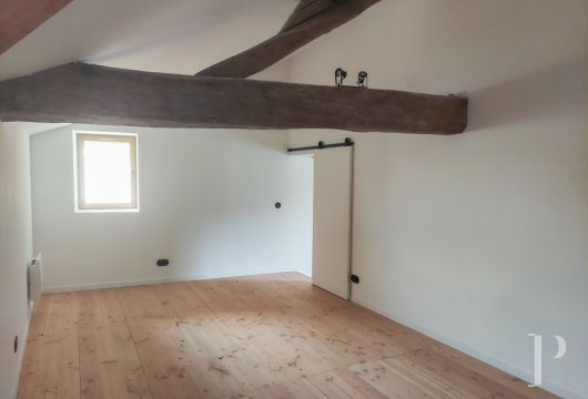 character properties France rhones alps   - 16 character properties France rhones alps   - 16