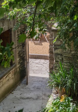 À Vézénobres, dans le Gard, une maison de village du 16e siècle - photo  n°6