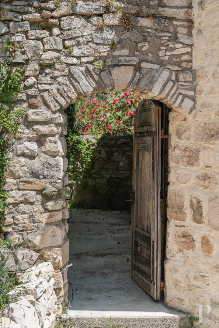 À Vézénobres, dans le Gard, une maison de village du 16e siècle - photo  n°2