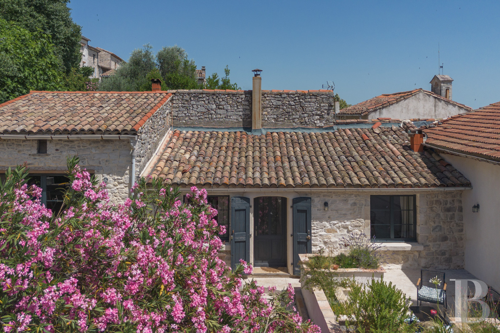 À Vézénobres, dans le Gard, une maison de village du 16e siècle - photo  n°1