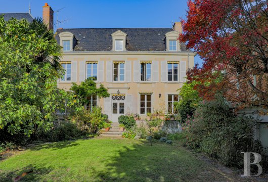 pays-de-loire - A dwelling with a guesthouse, orangery, and terraced garden,  in a village along the banks of a river, near the city of Angers