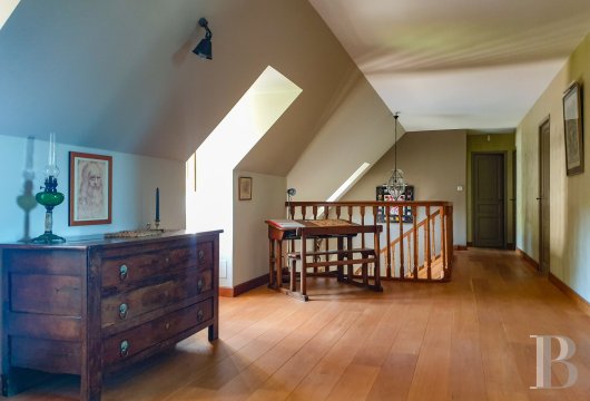 character properties France burgundy   - 8
