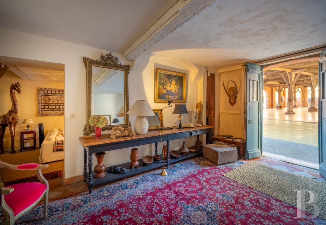 character properties France midi pyrenees   - 1