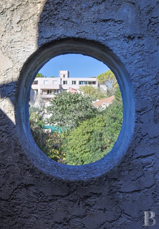 character properties France provence cote dazur   - 7