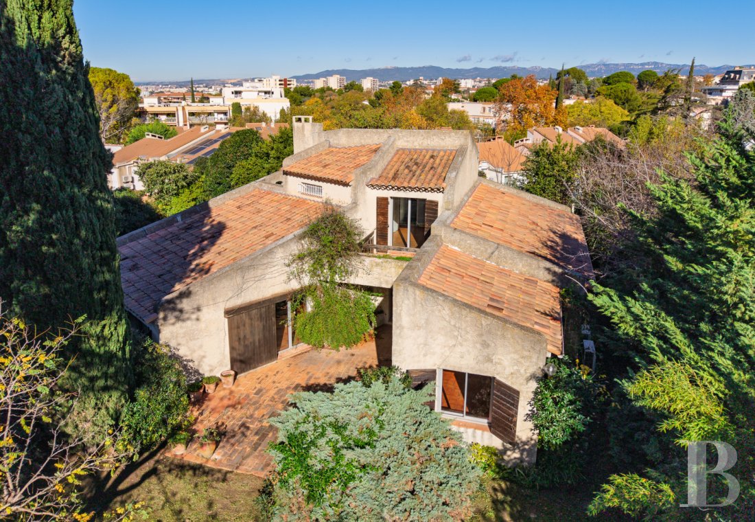 character properties France provence cote dazur   - 2