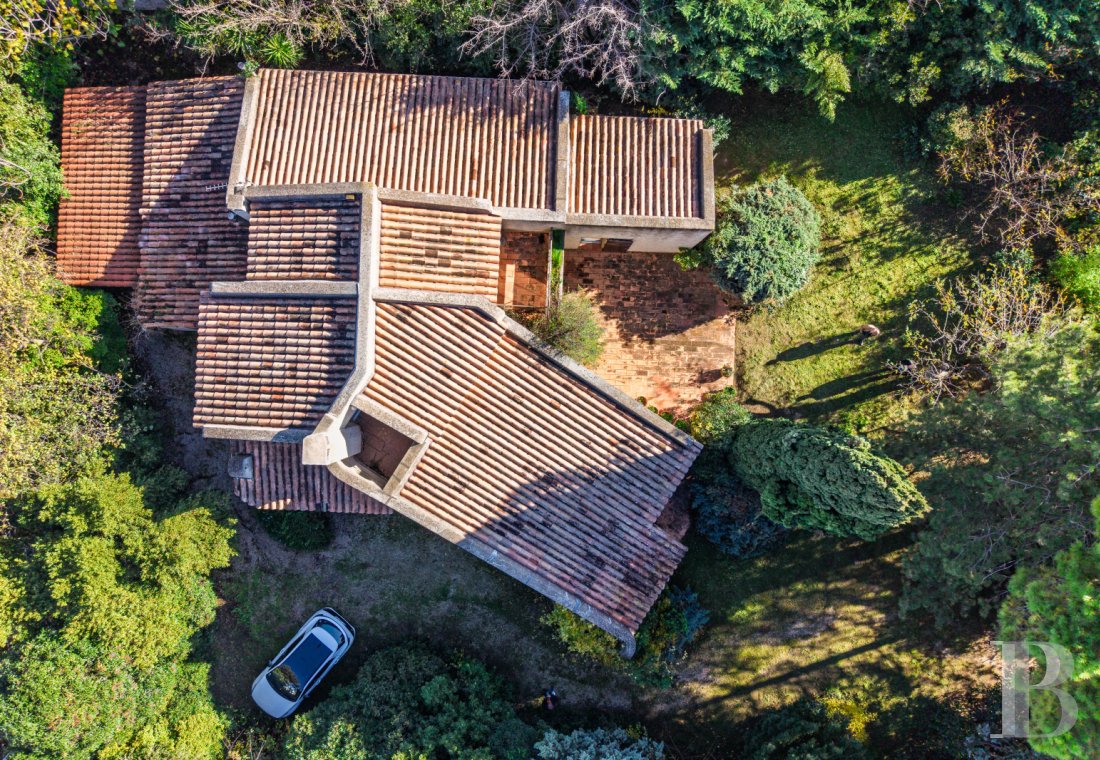 character properties France provence cote dazur   - 3