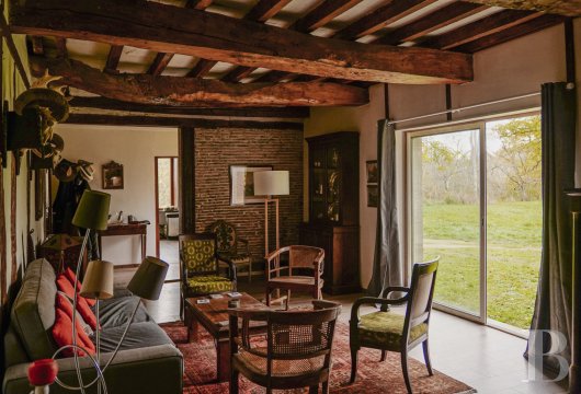 character properties France burgundy   - 7