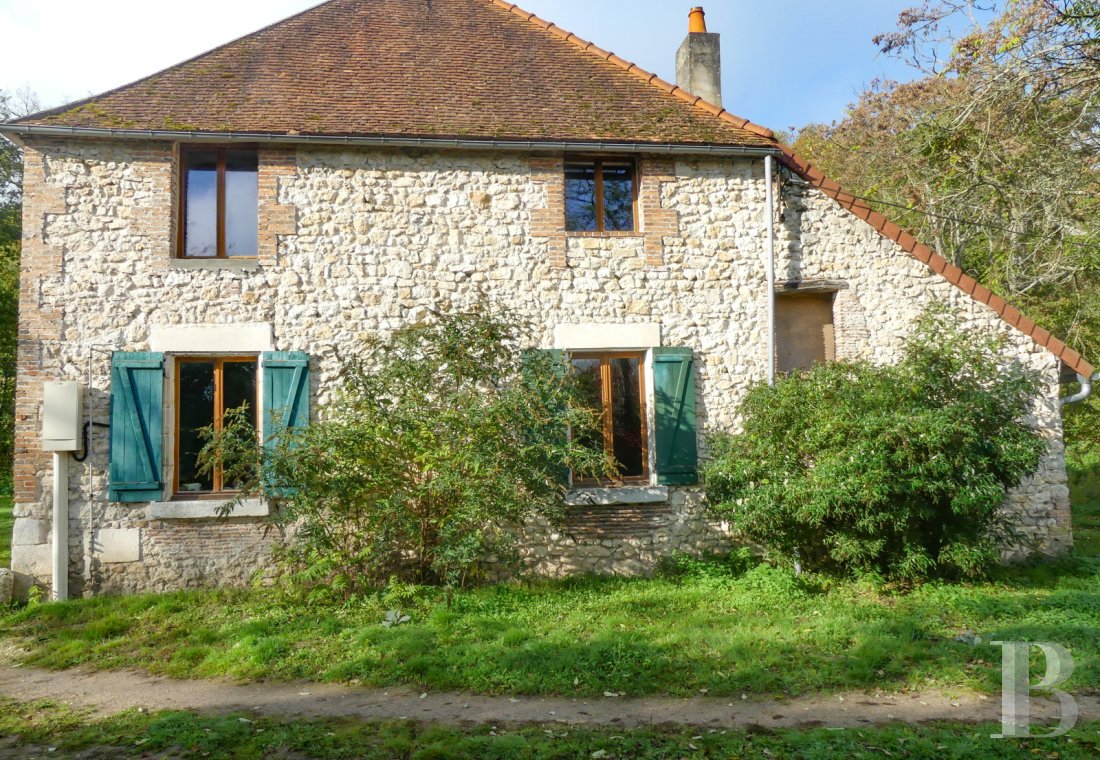 character properties France burgundy   - 1