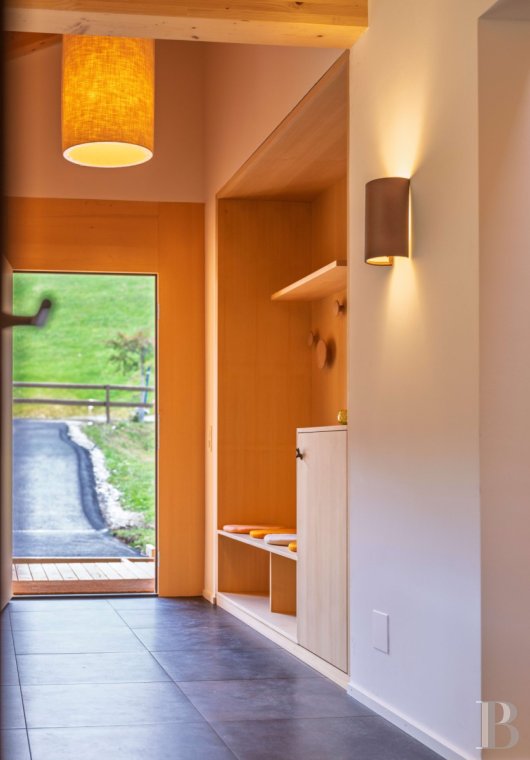 En Suisse, dans le canton du Valais, un vaste chalet à proximité du domaine des 4 Vallées - photo  n°21