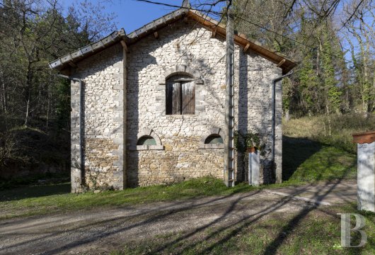 character properties France rhones alps   - 17