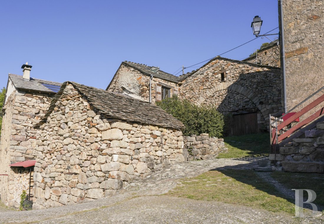 character properties France languedoc roussillon   - 6