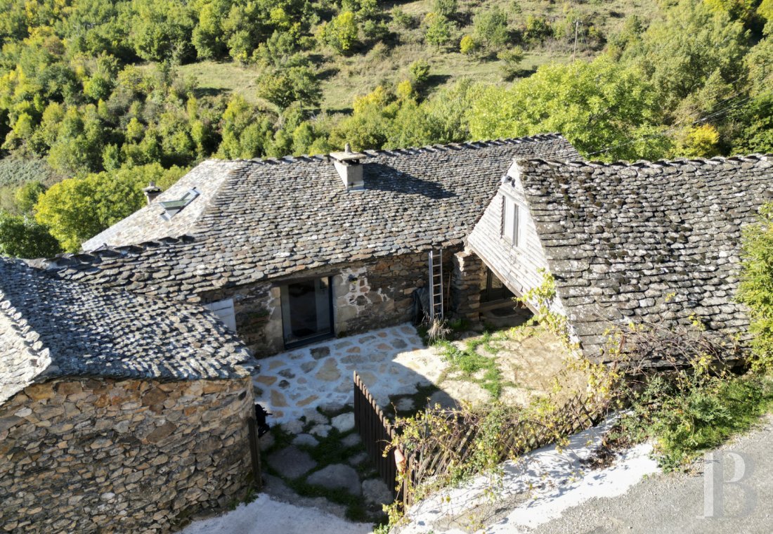 character properties France languedoc roussillon   - 1