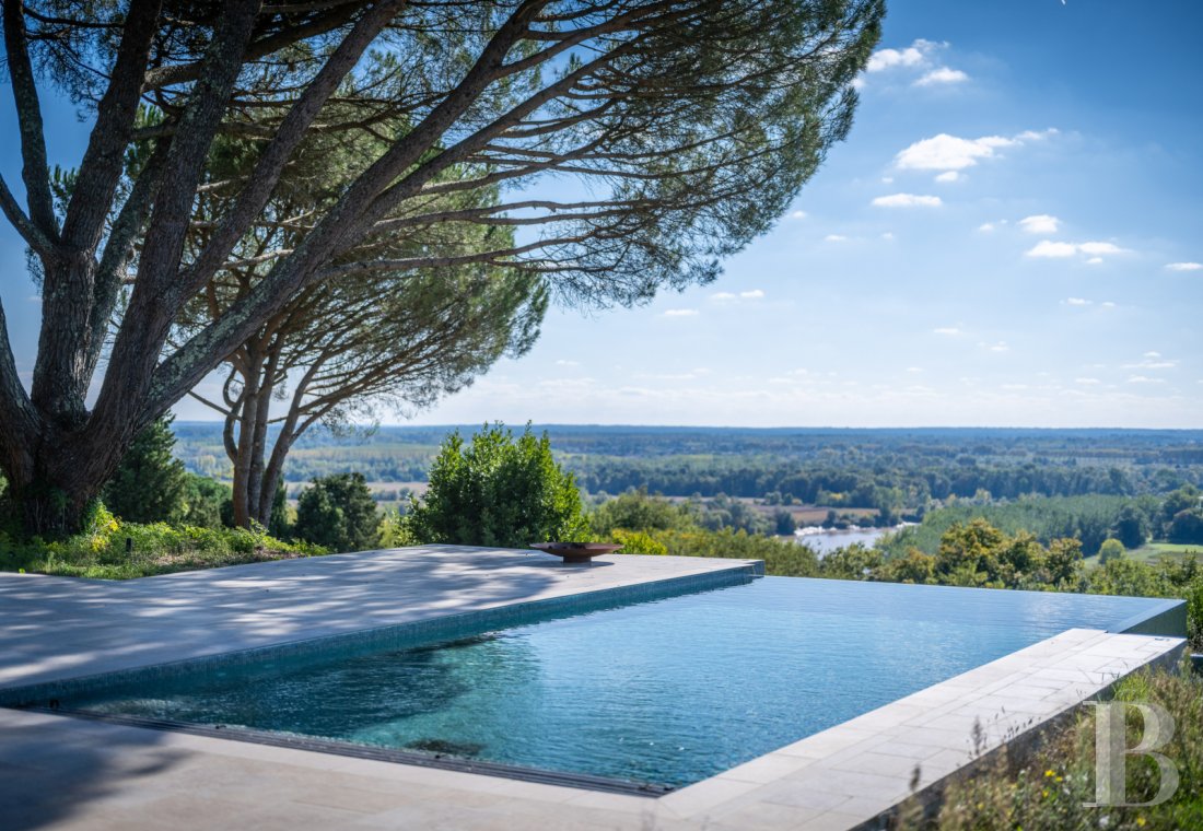 character properties France aquitaine   - 14
