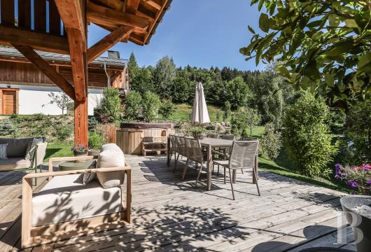 A spacious, recently built chalet with a traditional look in the hills above Megève in Haute-Savoie - photo  n°45