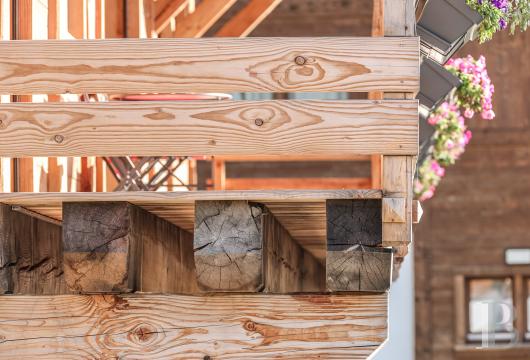 A spacious, recently built chalet with a traditional look in the hills above Megève in Haute-Savoie - photo  n°44