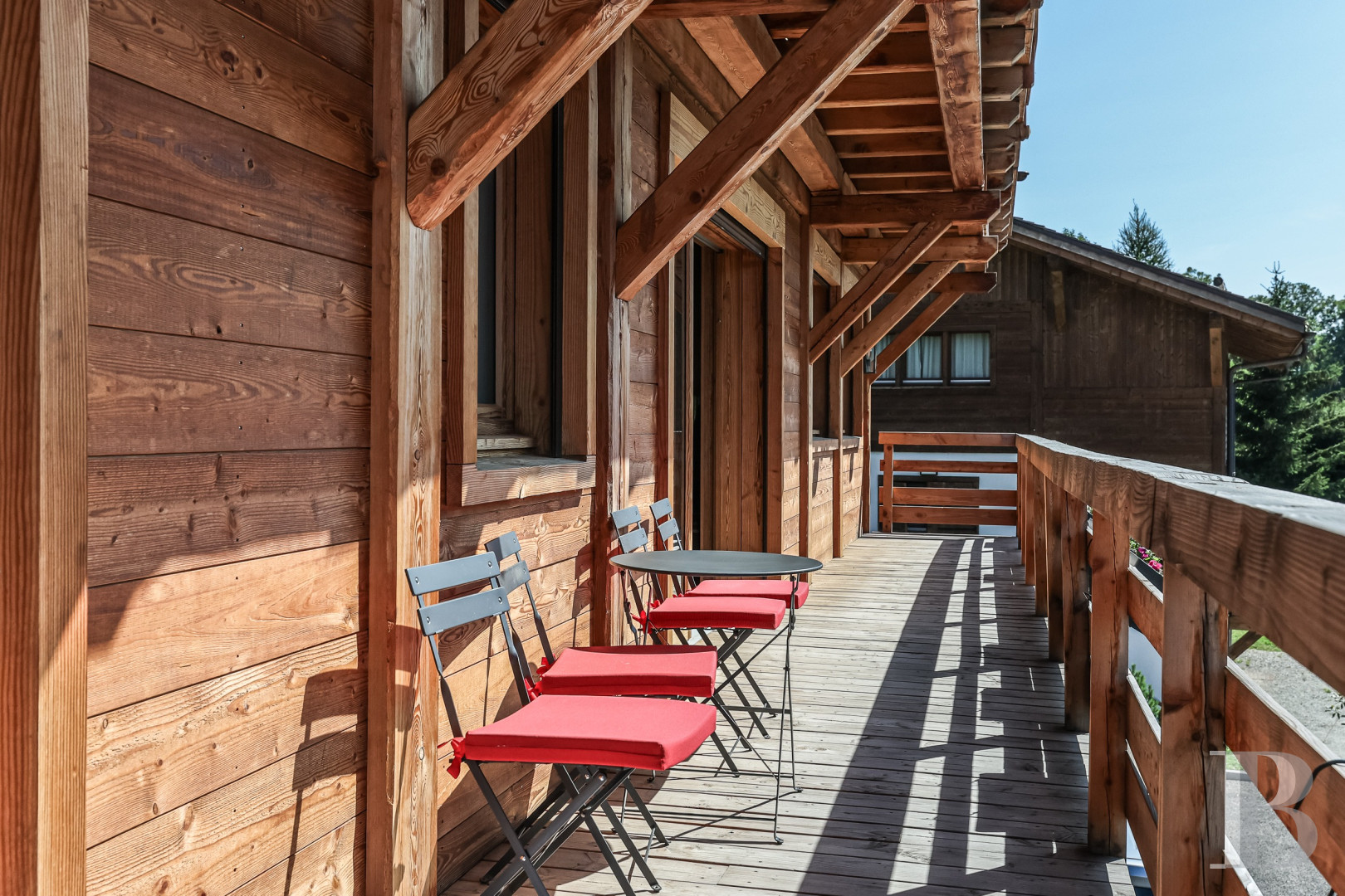 A spacious, recently built chalet with a traditional look in the hills above Megève in Haute-Savoie - photo  n°26