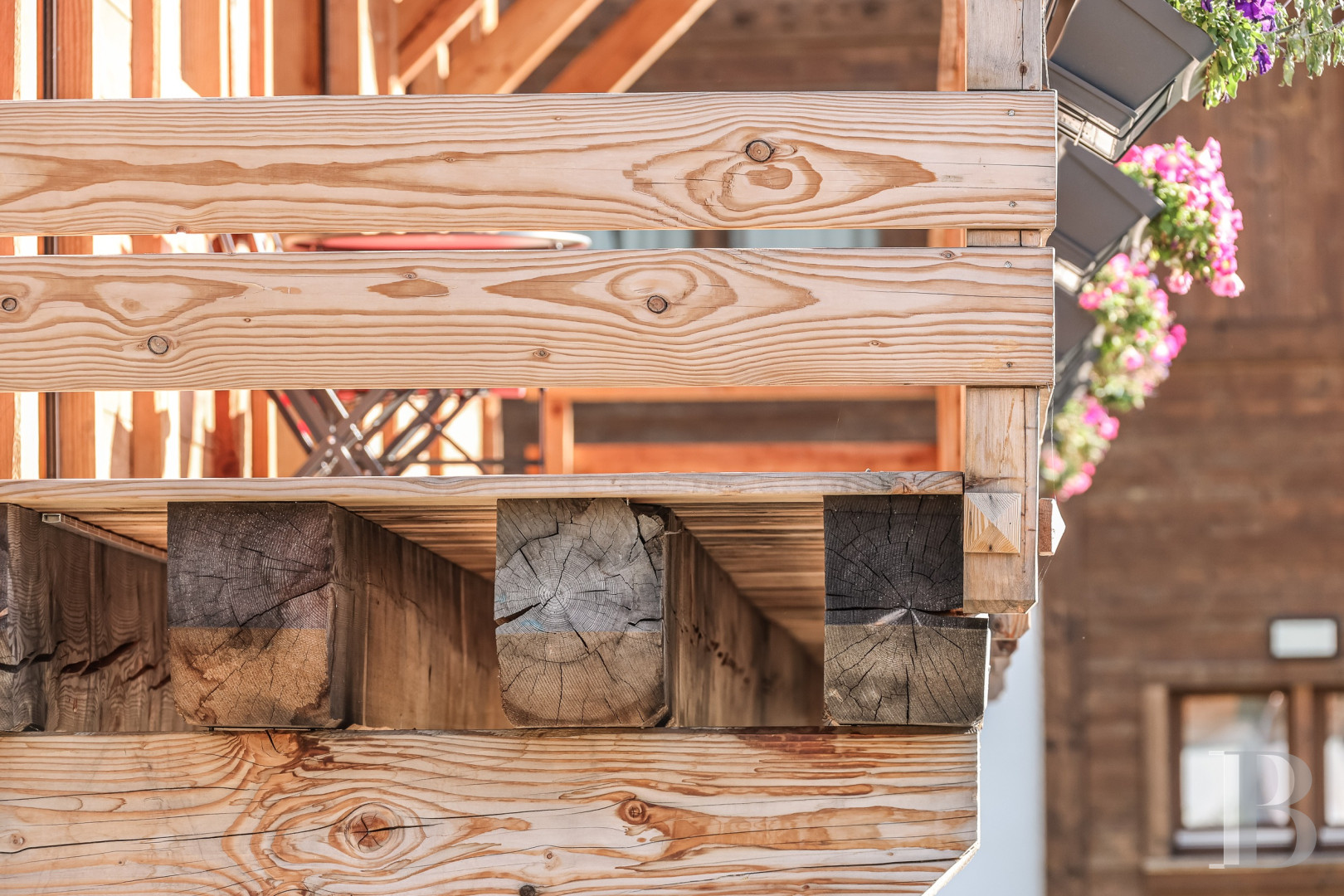 A spacious, recently built chalet with a traditional look in the hills above Megève in Haute-Savoie - photo  n°44