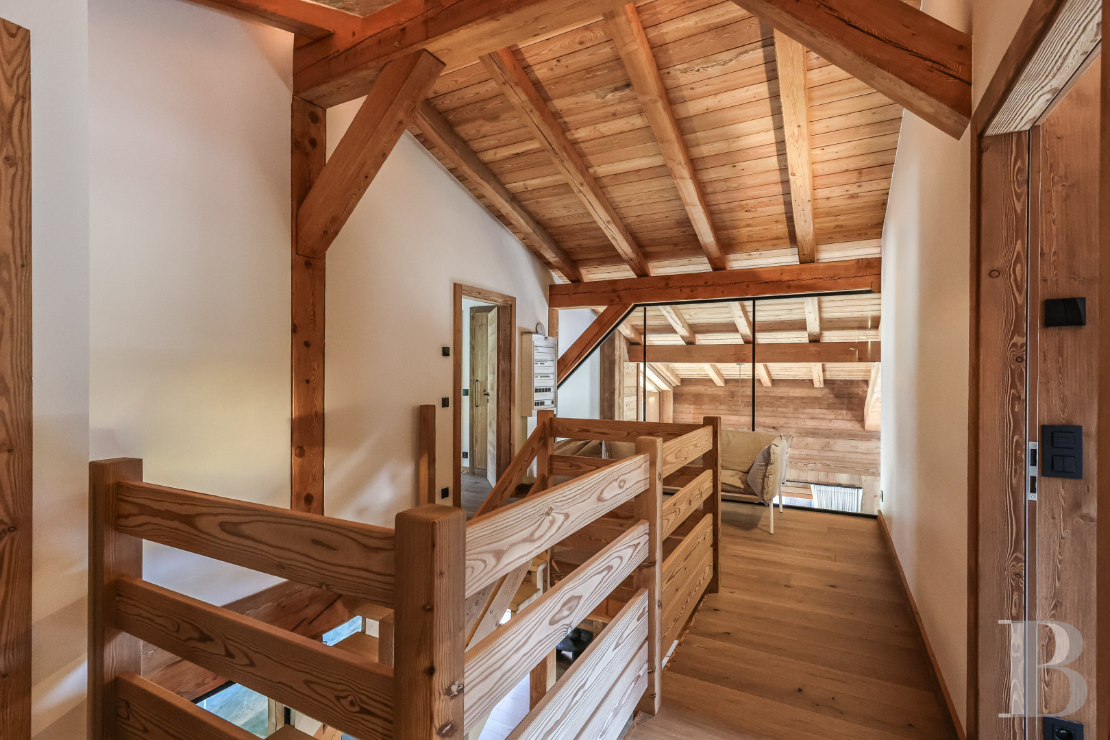 A spacious, recently built chalet with a traditional look in the hills above Megève in Haute-Savoie - photo  n°13