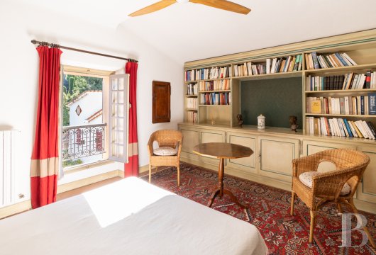 character properties France provence cote dazur   - 9