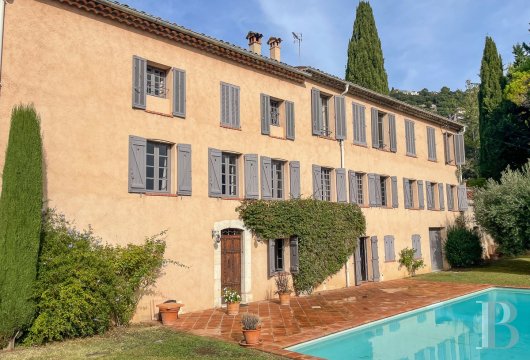character properties France provence cote dazur   - 3