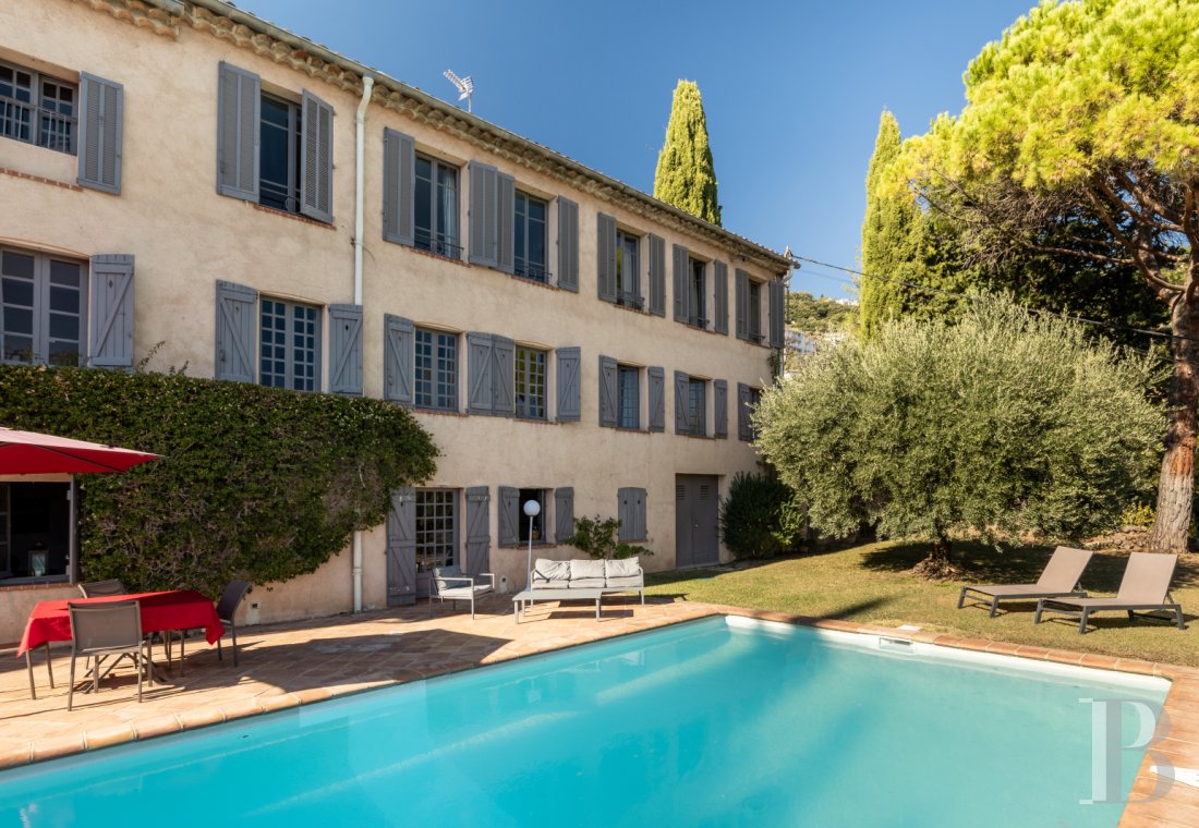 character properties France provence cote dazur   - 3