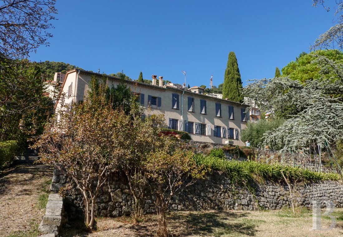 character properties France provence cote dazur   - 2