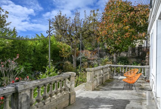paris - A 19th-century, tastefully renovated, manor house, bathed in sunlight and  immersed in absolute silence, with six bedrooms and its verdant garden, in downtown Fontenay-aux-Roses