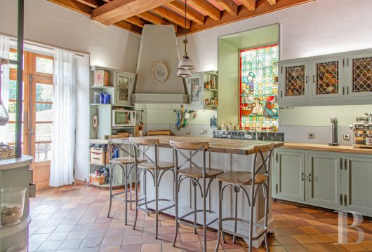 character properties France ile de france   - 8