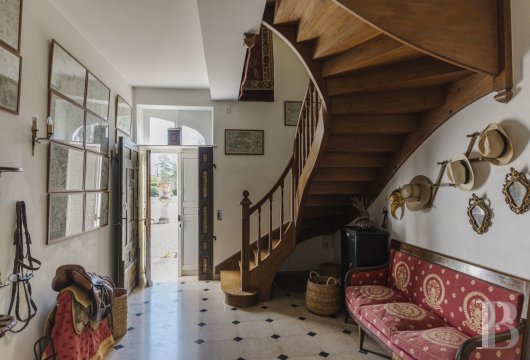 character properties France center val de loire   - 3