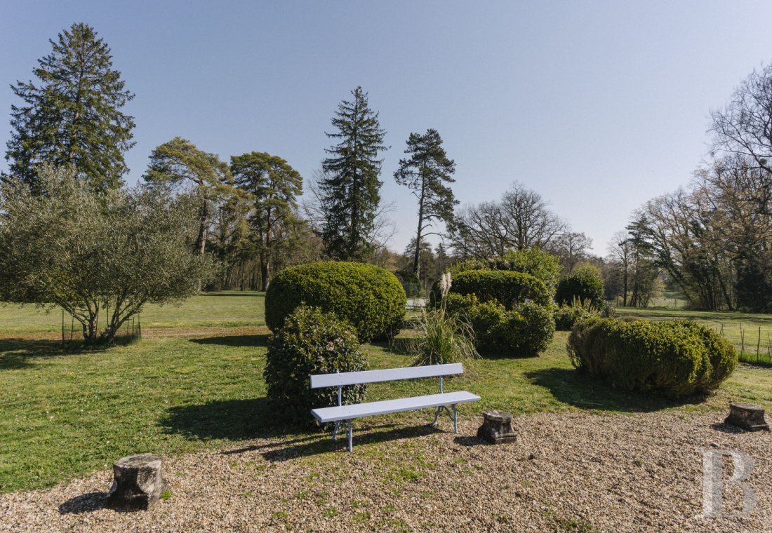 character properties France center val de loire   - 15