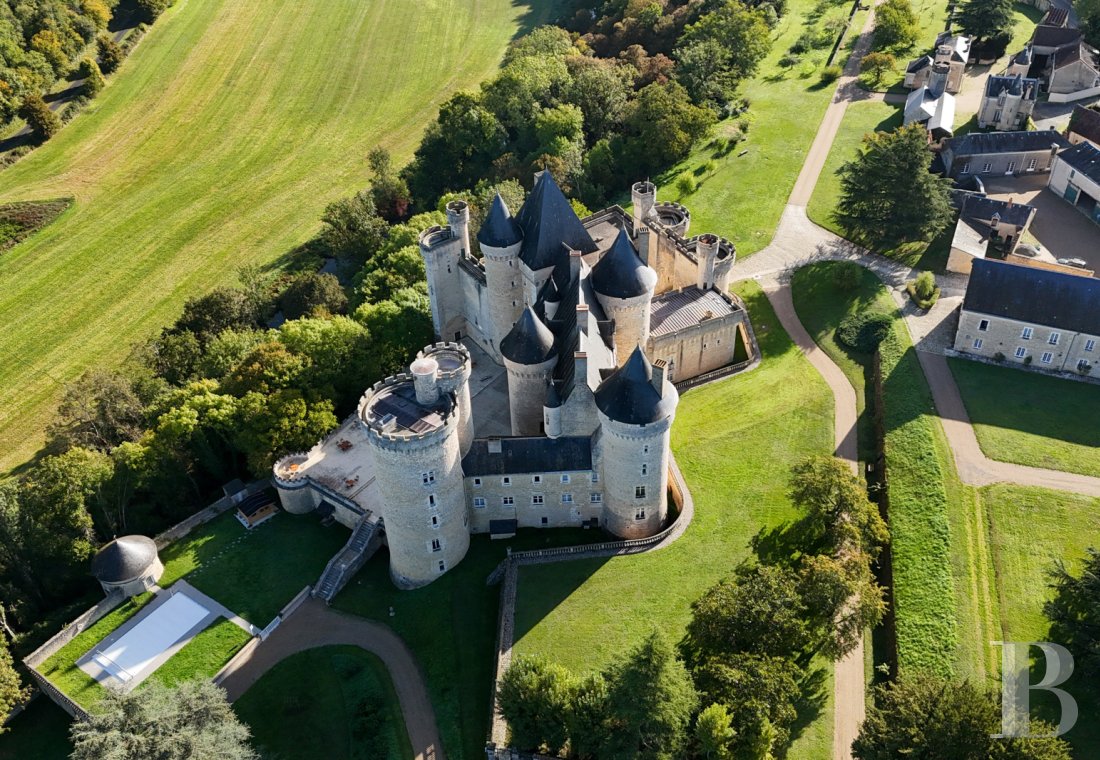 chateaux a vendre centre val de loire   - 24