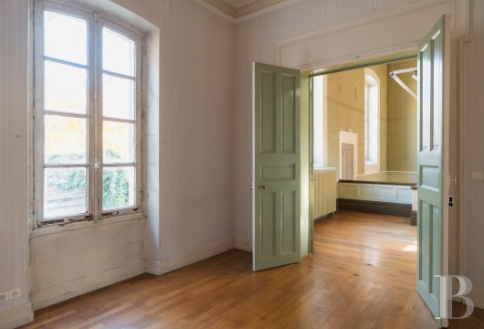 properties in town burgundy   - 14