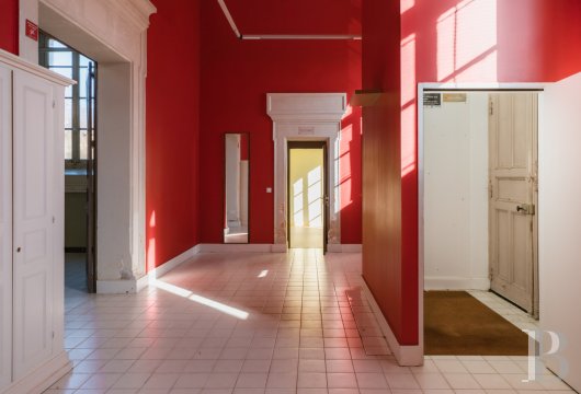 properties in town burgundy   - 7