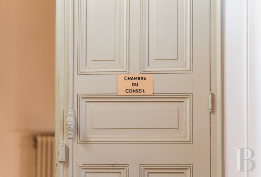 properties in town burgundy   - 13