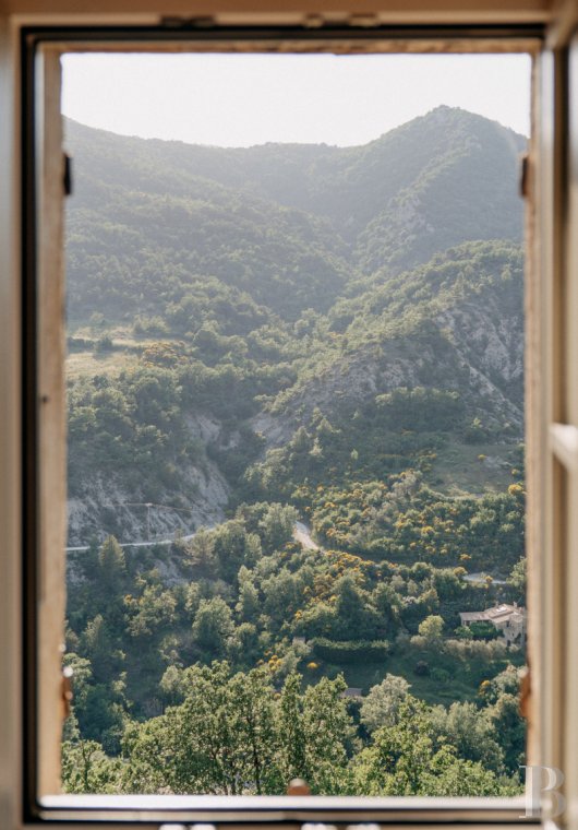 En Drôme provençale, au cœur des Baronnies,  un ensemble de maisons restaurées dans un village médiéval préservé - photo  n°32